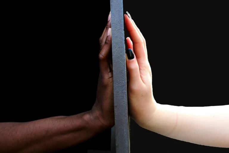 Mulheres negras são as mais afetadas com desemprego no Brasil, diz estudo