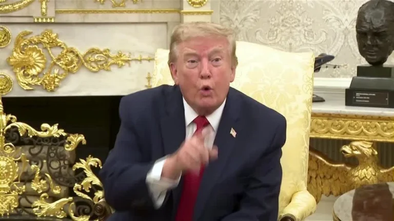 Trump manda repórter da CNN ficar quieta no Salão Oval da Casa Branca