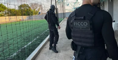 Campo de society financiado pelo tráfico é alvo de operação da PF