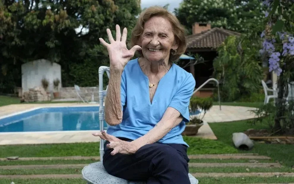 Laura Cardoso faleceu nos braços da neta, diz filha da atriz