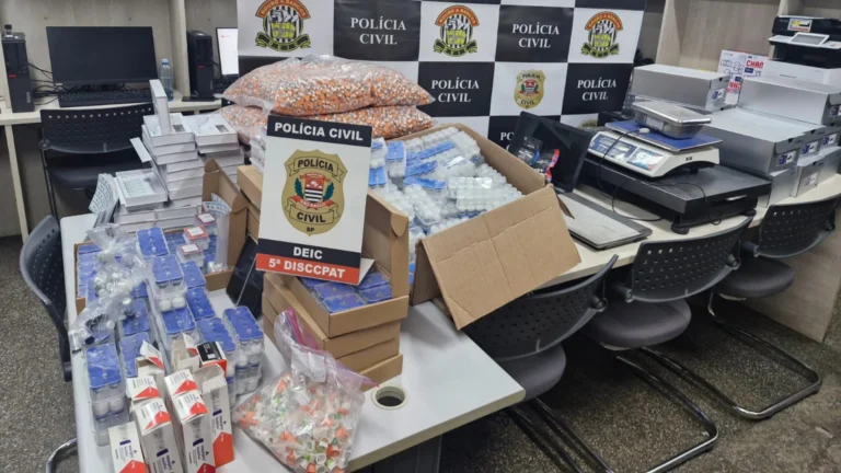 Polícia fecha laboratório clandestino de remédios para emagrecimento em SP