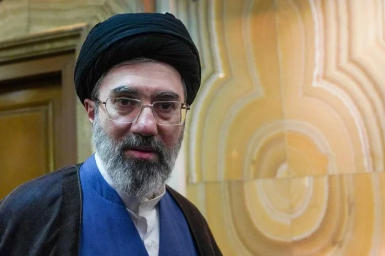Presidente do Irã diz que interação com Khamenei tem sido “muito difícil”