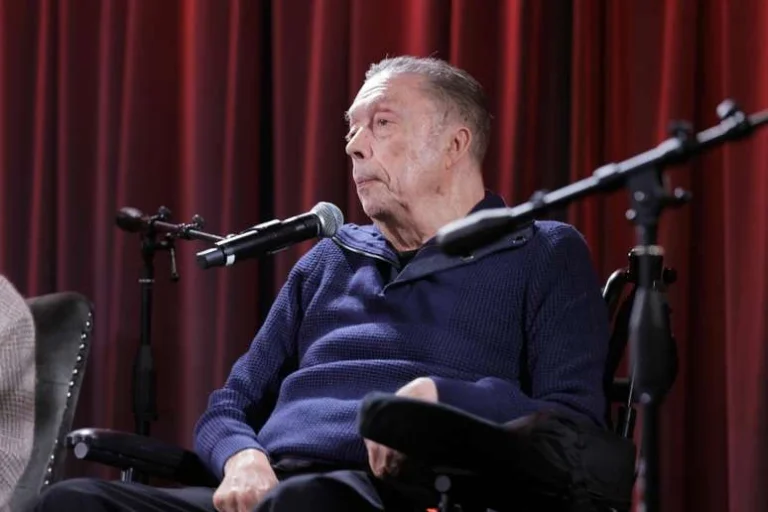 Tim Curry já teve crânio ‘esmagado’ após sofrer derrame cerebral