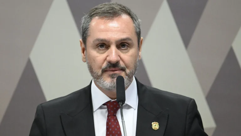Manifestações separadas no STF reforçam atrito entre chefe da PF e AGU