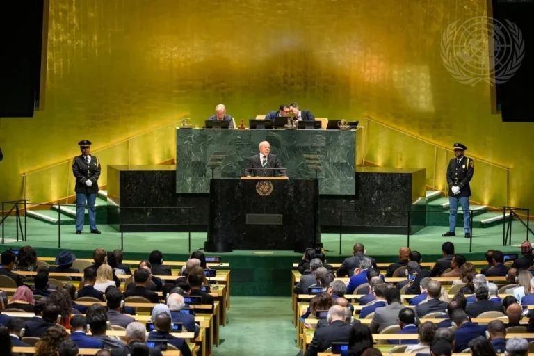 Flávio pede ao TSE que proíba Lula de usar imagens do discurso na ONU