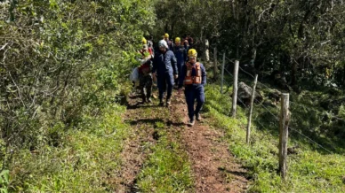 Bombeiros resgatam quatro pessoas desaparecidas em trilha do RS