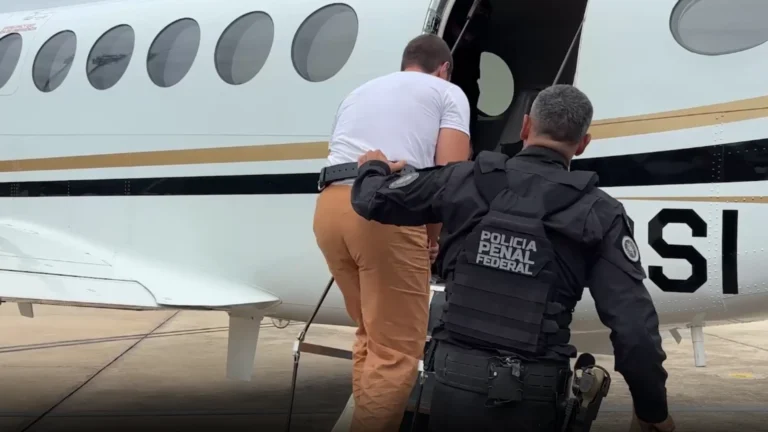 “Estou online”: Vorcaro enviou mensagem a Moraes minutos antes de ser preso