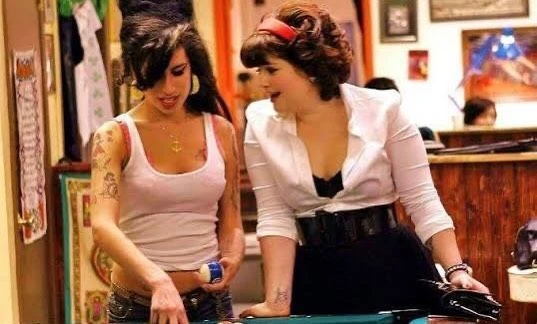Kelly Osbourne homenageia Amy Winehouse em dia de aniversário: “Mágica”