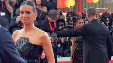 Nina Dobrev passa por momento constrangedor no Festival de Veneza