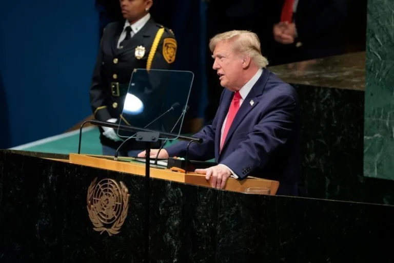 Trump afirma que EUA passarão a chamar IA de “superinteligência”
