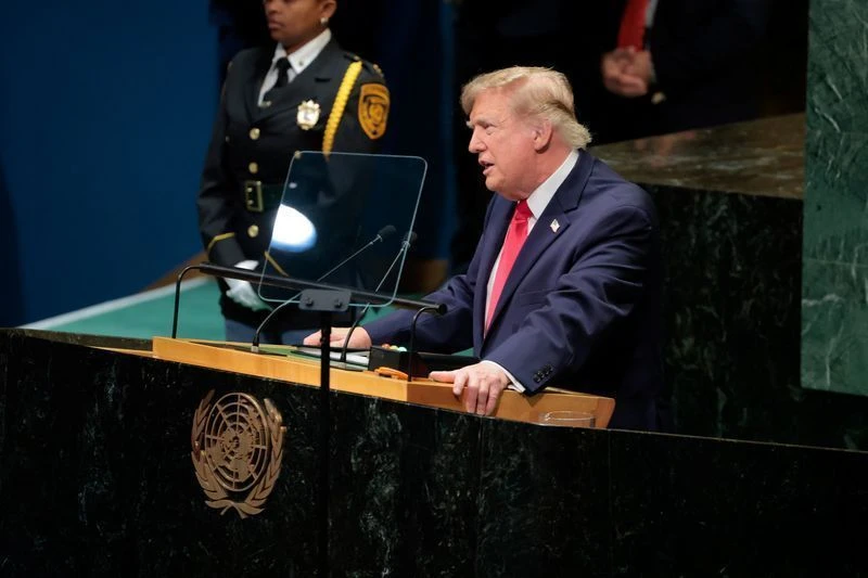 Trump afirma que EUA passarão a chamar IA de “superinteligência”