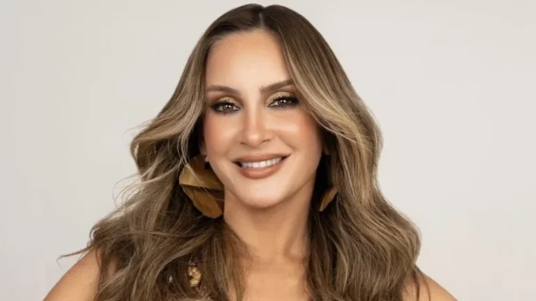 Claudia Leitte aparece com título de eleitor cancelado, e situação repercute nas redes sociais