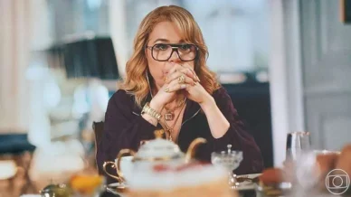 Quem Ama Cuida: Pilar celebra atentado, mas leva uma rasteira