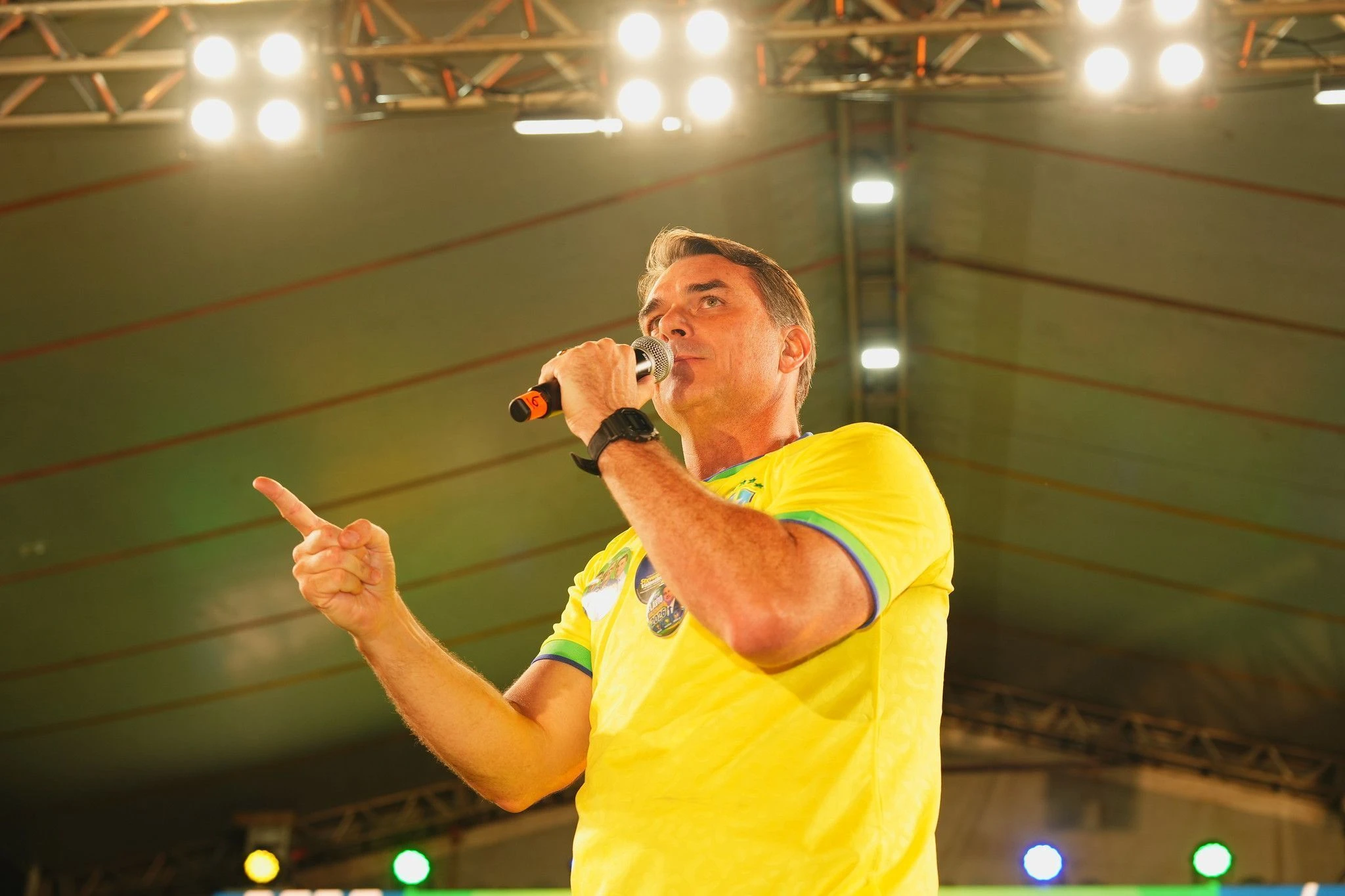 Flávio diz que Eduardo não será chanceler em eventual governo