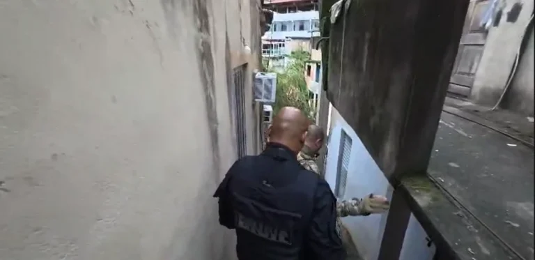 Polícia faz operação após assalto contra arqueóloga no Leblon (RJ)