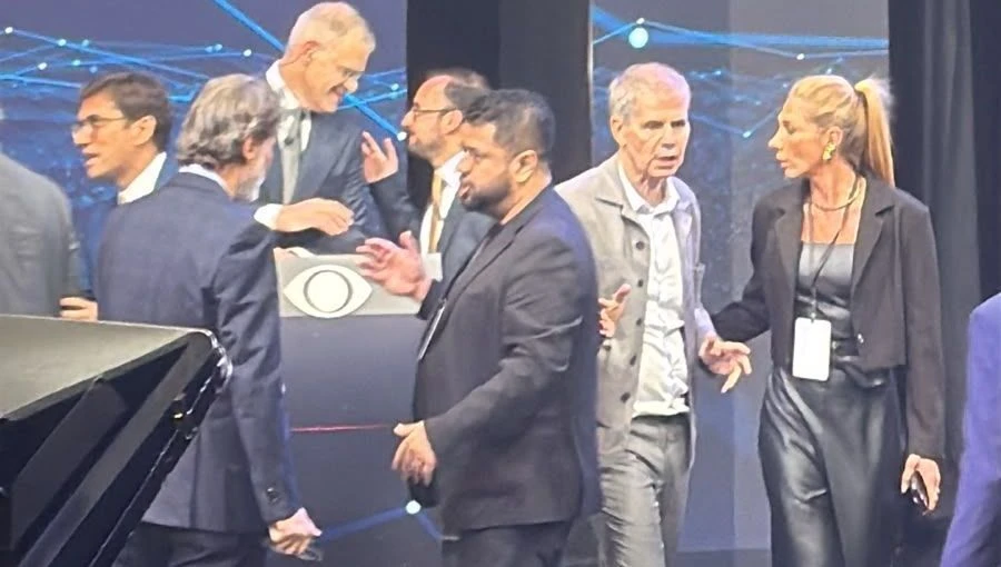 Debate na Band tem bate-boca entre marqueteiros e tensão nos bastidores