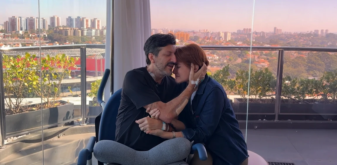 Lito Sousa e esposa se conheceram no Skype; conheça história de amor