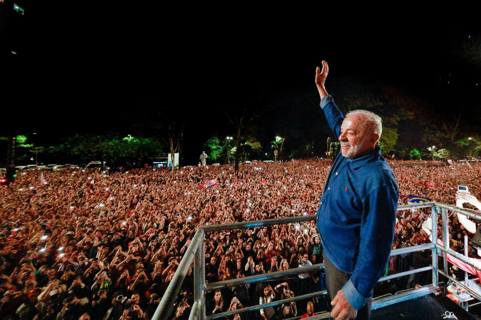 Reeleição de Lula ultrapassa fronteiras e mobiliza o 