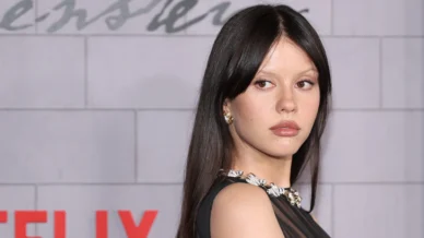Mia Goth faz 33 anos; relembre produções de terror com a atriz